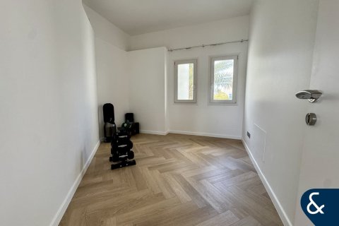 Villa in Meadows, Dubai 5 bedrooms, 332 sq.m. № 98960 - photo 11