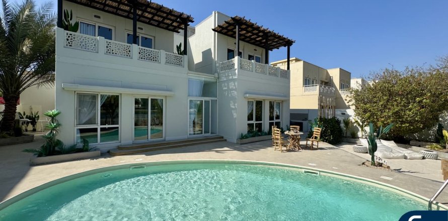 Villa in Meadows, Dubai 5 bedrooms, 332 sq.m. № 98960