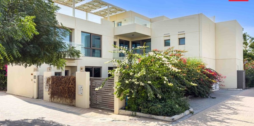 فيلا في دبي 4 غرف نوم, 218.1 م² رقم 83450