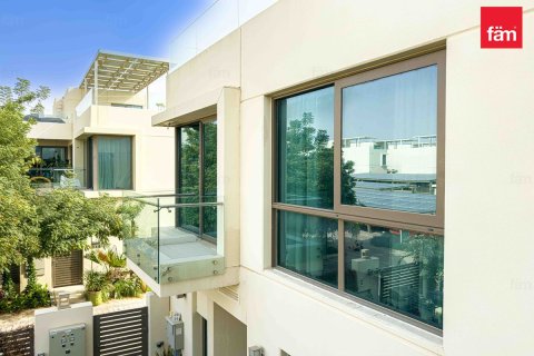 فيلا في دبي 4 غرف نوم, 218.1 م² رقم 83450 - صورة 11