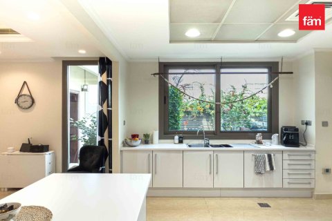 فيلا في دبي 4 غرف نوم, 218.1 م² رقم 83450 - صورة 16