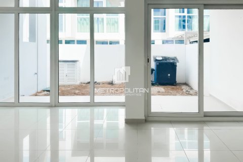 Adosado en DAMAC Hills (Akoya by DAMAC), Dubai, 3 dormitorios, 155 m², № 73936 - foto 2