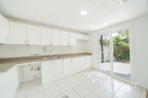 Villa en Springs 14, The Springs, Dubai, 3 dormitorios, 228 m², № 62151 - foto 4