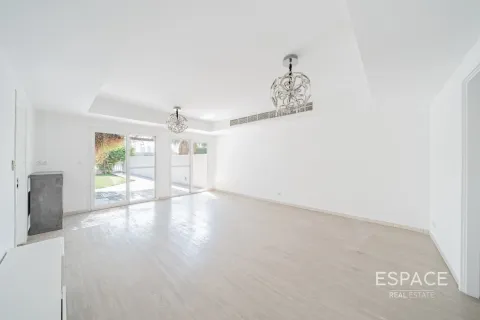 Villa en Springs 14, The Springs, Dubai, 3 dormitorios, 228 m², № 62151 - foto 2