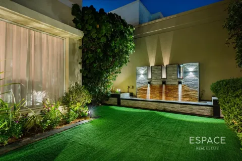 Villa à Meadows, Dubai, 4 chambres, 553 m², № 62205 - photo 16