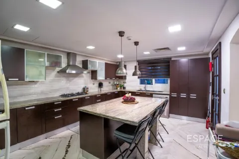 Villa à Meadows, Dubai, 4 chambres, 553 m², № 62205 - photo 4