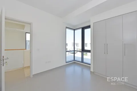 Снять в аренду виллу в Дубай Хилс Эстейт, Дубай: 3 спальни, 211м², № 62137 - фото 7
