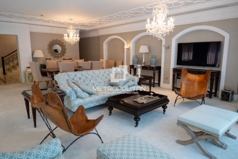 Villa in Palm Jumeirah, Dubai 5 bedrooms, 436 sq.m. № 8716 - photo 2