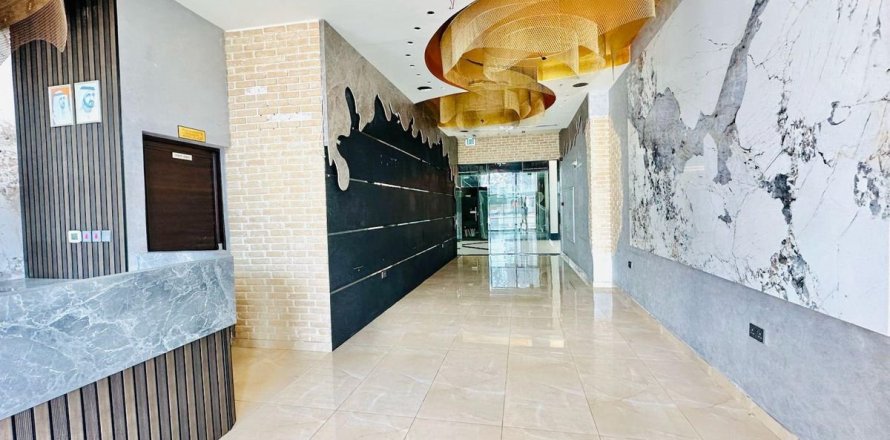 Shop in Dubai 92.6 sq.m. № 10795