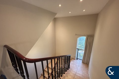 Снять в аренду таунхаус в Дубай Инвестмент Парке, Дубай: 3 спальни, 375м², № 91534 - фото 6