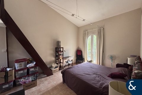 Снять в аренду таунхаус в Дубай Инвестмент Парке, Дубай: 3 спальни, 375м², № 91534 - фото 12