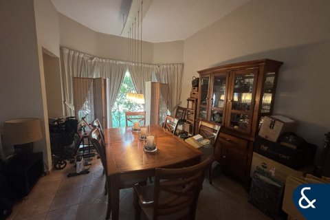 Снять в аренду таунхаус в Дубай Инвестмент Парке, Дубай: 3 спальни, 375м², № 91534 - фото 4