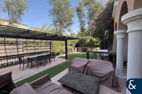 Снять в аренду таунхаус в Дубай Инвестмент Парке, Дубай: 3 спальни, 375м², № 91534 - фото 9