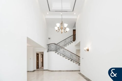 Villa in Jumeirah Islands, Dubai 4 bedrooms, 492 sq.m. № 91533 - photo 4