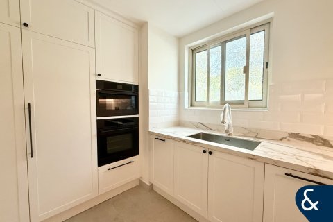 Villa in Jumeirah Islands, Dubai 4 bedrooms, 492 sq.m. № 91533 - photo 6