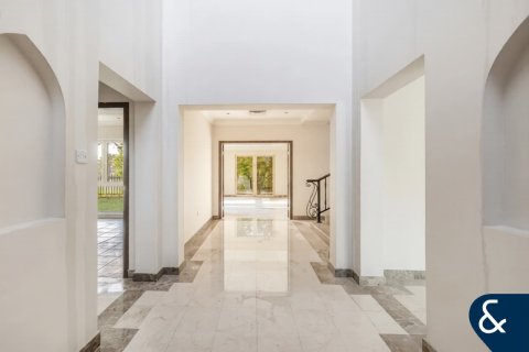 Villa in Jumeirah Islands, Dubai 4 bedrooms, 492 sq.m. № 91533 - photo 3