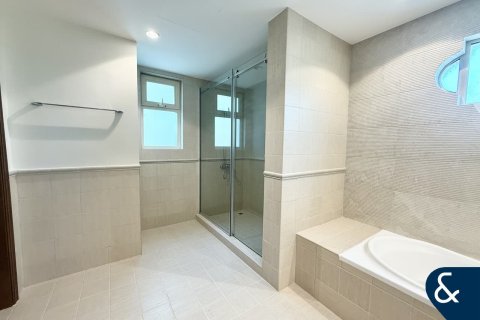 Villa in Jumeirah Islands, Dubai 4 bedrooms, 492 sq.m. № 91533 - photo 11