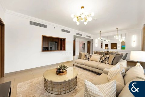 Apartment in BOULEVARD POINT in Downtown Dubai (Downtown Burj Dubai), Dubai 2 bedrooms, 186 sq.m. № 91595 - photo 4