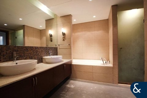 Apartment in Palm Jumeirah, Dubai 2 bedrooms, 161 sq.m. № 91608 - photo 10