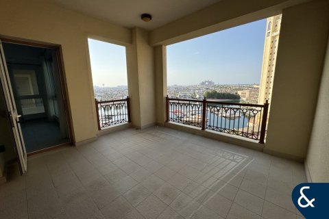 Apartment in Palm Jumeirah, Dubai 2 bedrooms, 161 sq.m. № 91608 - photo 1