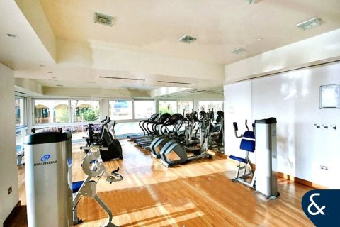 Apartment in Palm Jumeirah, Dubai 2 bedrooms, 161 sq.m. № 91608 - photo 12