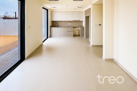 Снять в аренду таунхаус в EMAAR South, Dubai South (Dubai World Central), Дубай: 3 спальни, 182.09м², № 136197 - фото 9