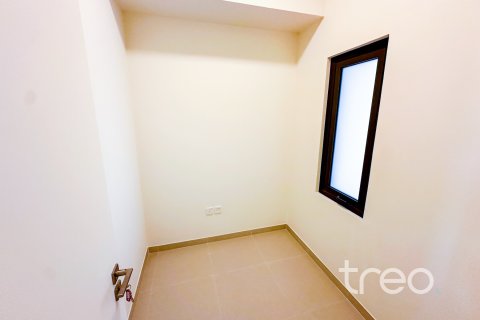 Снять в аренду таунхаус в EMAAR South, Dubai South (Dubai World Central), Дубай: 3 спальни, 182.09м², № 136197 - фото 14