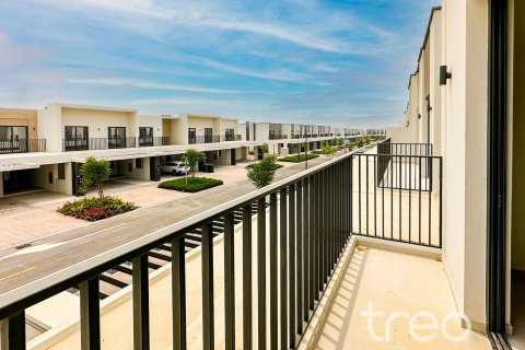Снять в аренду таунхаус в EMAAR South, Dubai South (Dubai World Central), Дубай: 3 спальни, 182.09м², № 136197 - фото 11