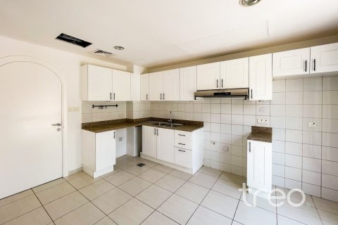Villa in The Springs, Dubai 2 bedrooms, 172.61 sq.m. № 136206 - photo 2