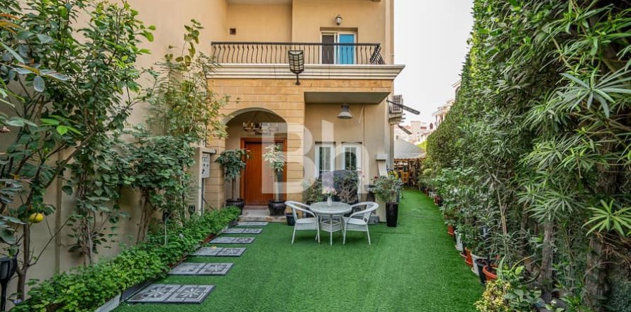 Maison de ville à Jumeirah Village Circle, Dubai, 5 chambres, 311 m², № 24279