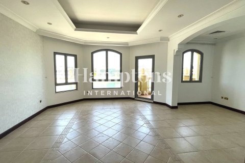 Снять в аренду виллу в FIVE Palm Jumeirah, Пальма Джумейра, Дубай: 5 спален, 520.25680000м², № 63573 - фото 1