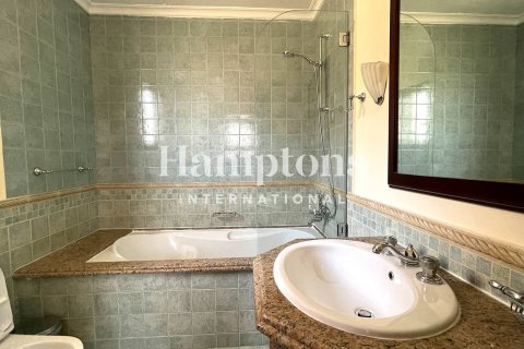 Снять в аренду виллу в FIVE Palm Jumeirah, Пальма Джумейра, Дубай: 5 спален, 520.25680000м², № 63573 - фото 6