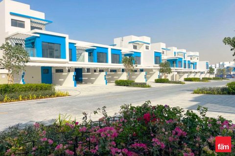 Maison de ville à Dubai, 5 chambres, 219.6 m², № 49516 - photo 1