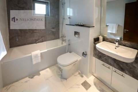Apartamento en Al Habtoor City, Business Bay, Dubai, 2 dormitorios, 130.1 m², № 9648 - foto 3