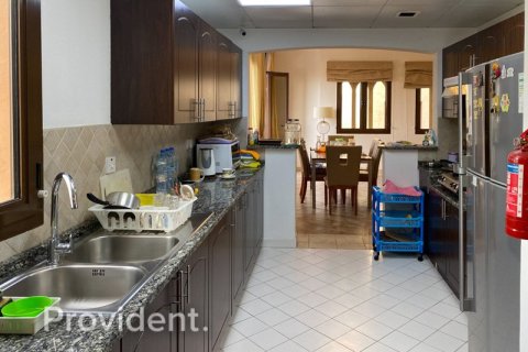 Apartment in Dubai Festival City, Dubai 2 bedrooms № 3048 - photo 13