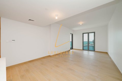 Снять в аренду квартиру в La Mer, Джумейра, Дубай: 2 спальни, 129м², № 100578 - фото 3