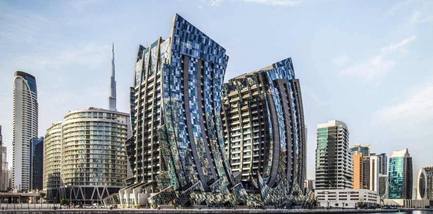 Apartment in Dubai 4 bedrooms, 235 sq.m. № 8228
