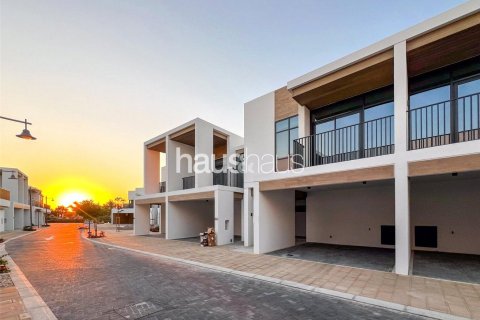 Villa in Arabian Ranches 3, Dubai 3 bedrooms, 205 sq.m. № 43898 - photo 1