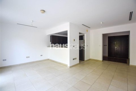 Adosado en Jumeirah Village Triangle, Dubai, 1 dormitorio, 152 m², № 43900 - foto 1