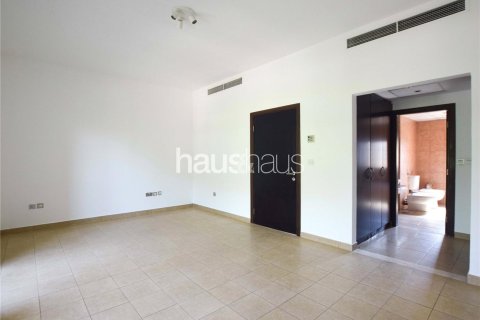 Adosado en Jumeirah Village Triangle, Dubai, 1 dormitorio, 152 m², № 43900 - foto 8