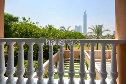 Adosado en Jumeirah Village Triangle, Dubai, 2 dormitorios, 152 m², № 43901 - foto 16