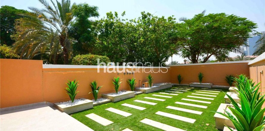 Adosado en Jumeirah Village Triangle, Dubai, 2 dormitorios, 152 m², № 43901
