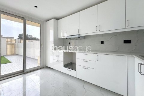 Villa à The Springs, Dubai, 2 chambres, 157 m², № 43899 - photo 3