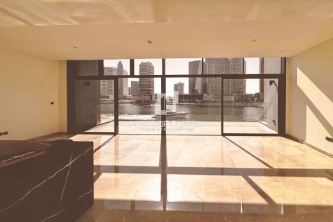 Duplex à Business Bay, Dubai, 3 chambres, 209 m², № 73997 - photo 2