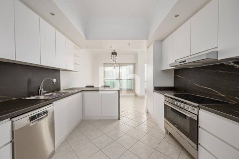 Apartment in Dubai Marina, Dubai 3 bedrooms, 218 sq.m. № 56578 - photo 12