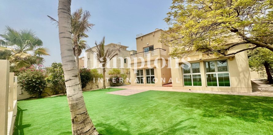 Villa in The Lakes, Dubai 4 bedrooms, 329.062 sq.m. № 97942