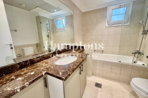 Villa in The Lakes, Dubai 4 bedrooms, 329.06242600 sq.m. № 97942 - photo 4