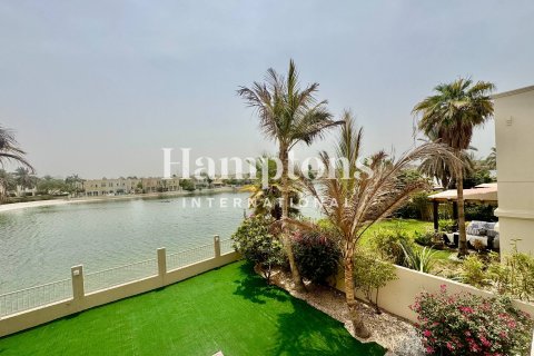 Villa in The Lakes, Dubai 4 bedrooms, 329.06242600 sq.m. № 97942 - photo 9