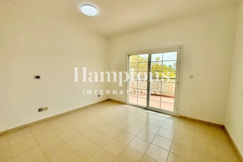 Villa in The Lakes, Dubai 4 bedrooms, 329.06242600 sq.m. № 97942 - photo 7