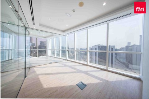 Oficina en Business Bay, Dubai, 61.7 m², № 50704 - foto 2